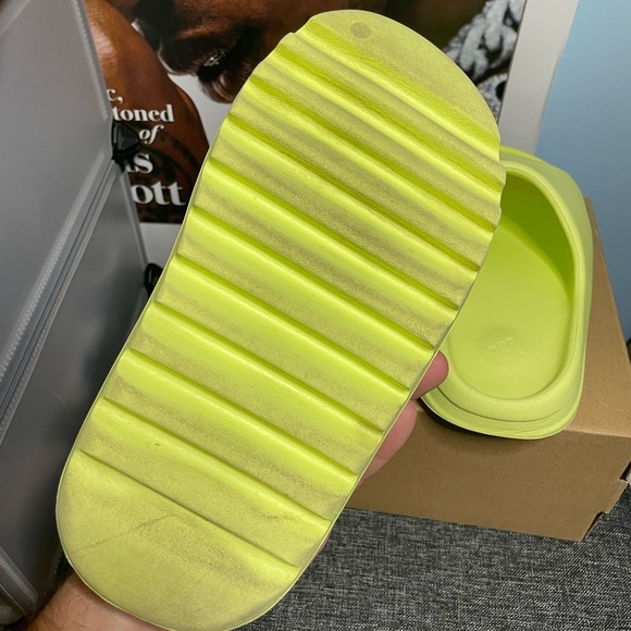 Adidas Yeezy Slide Glow Green - Picture 6 of 9